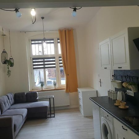 Przytulna Kawalerka Z Antresola Apartman Katowice Kültér fotó