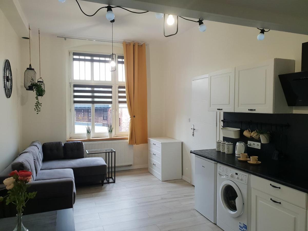 Przytulna Kawalerka Z Antresola Apartman Katowice Kültér fotó