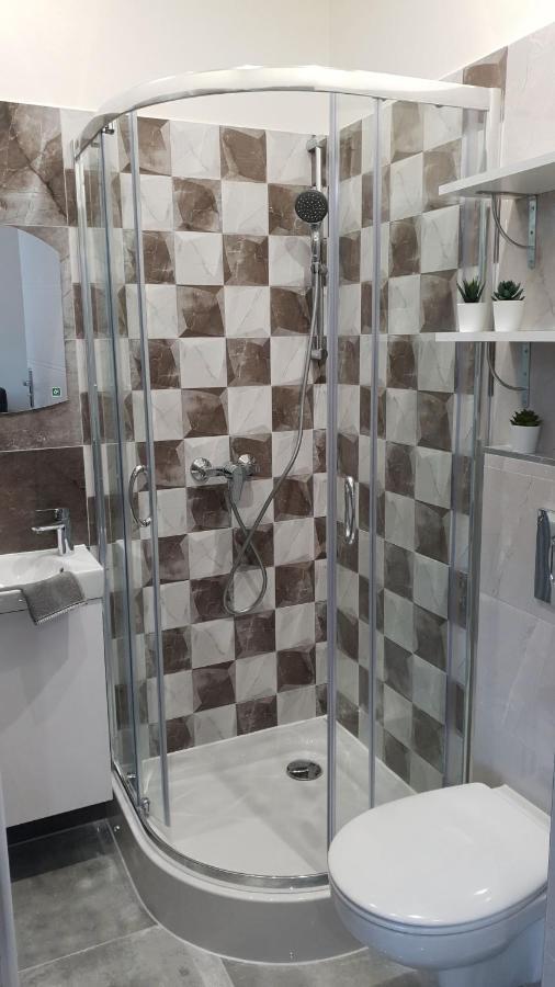 Przytulna Kawalerka Z Antresola Apartman Katowice Kültér fotó