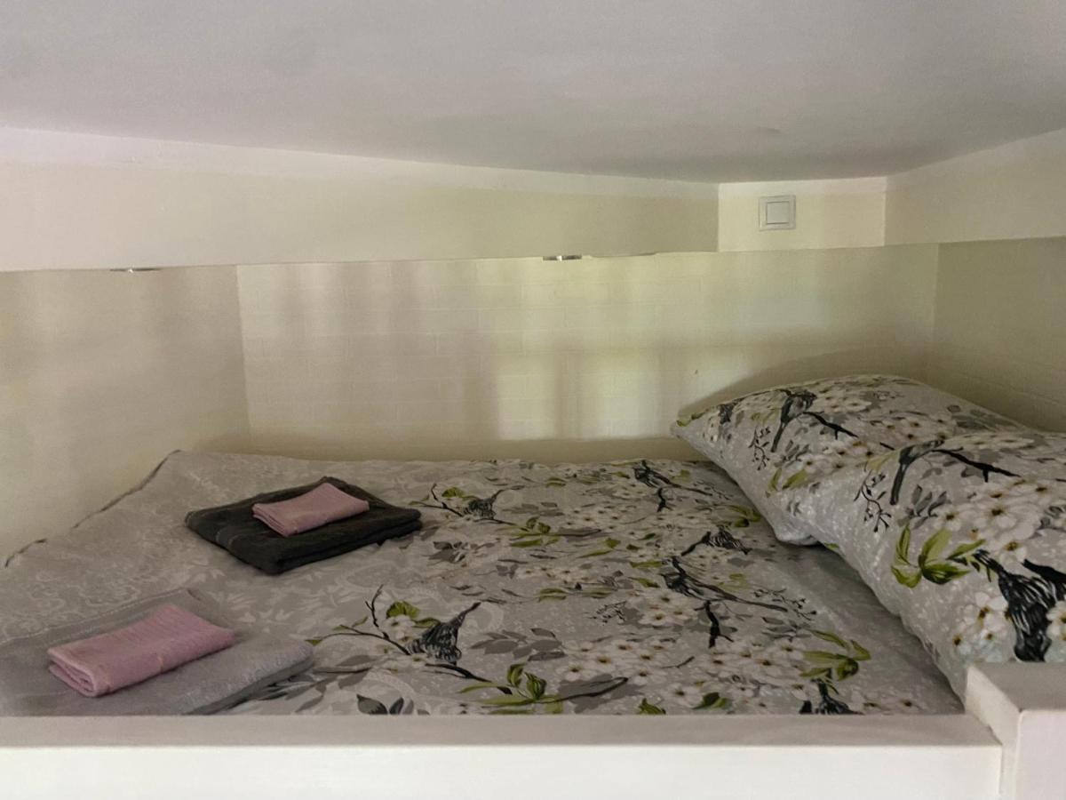Przytulna Kawalerka Z Antresola Apartman Katowice Kültér fotó